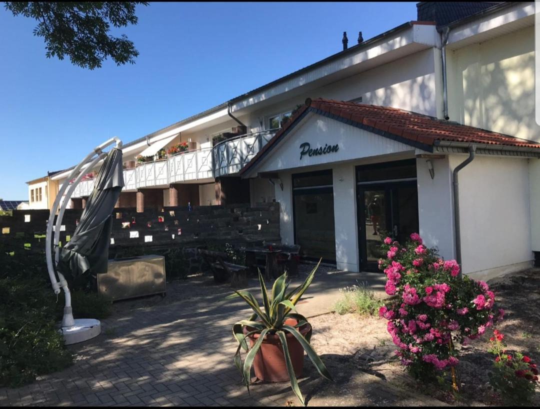 Pension " Zu Den Linden" Trin Trinwillershagen المظهر الخارجي الصورة